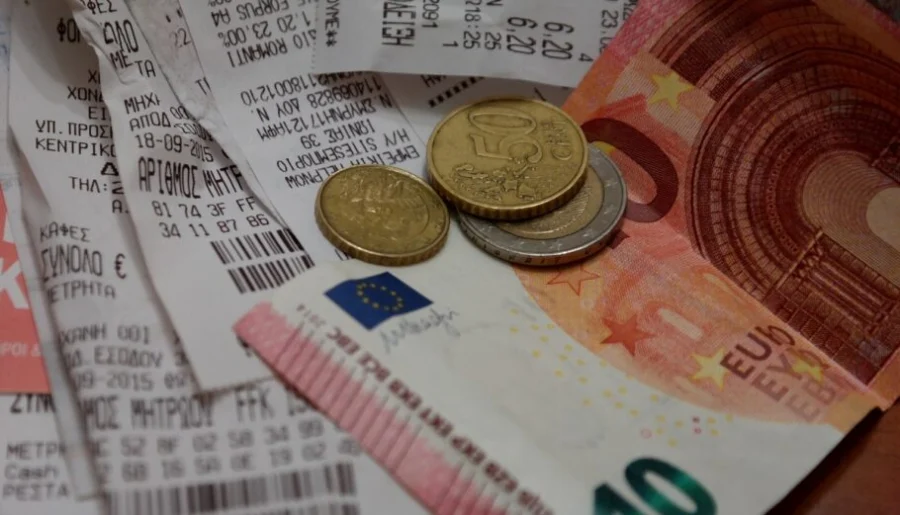 Αυτόματα έσοδα έξοδα και ο «λογαριασμός» του ΦΠΑ απευθείας από το myData – Τι αλλάζει για επιχειρήσεις