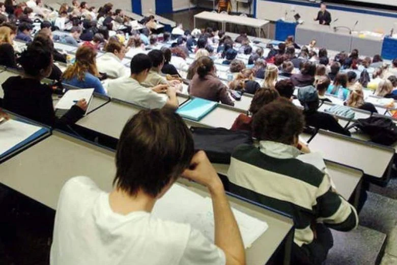 Μέσω πανελλαδικών εξετάσεων η εισαγωγή στα μη κρατικά πανεπιστήμια