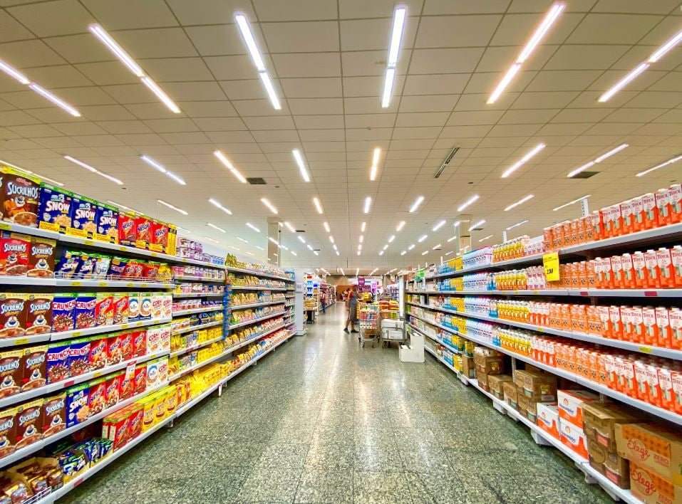 Σούπερ μάρκετ: «Παγώνουν» οι ανατιμήσεις σε δεκάδες βασικά αγαθά – Ποια προϊόντα αφορά