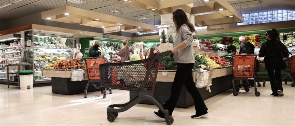 Ακρίβεια – Σούπερ μάρκετ: Πόσο αυξήθηκαν οι τιμές τον Φεβρουάριο