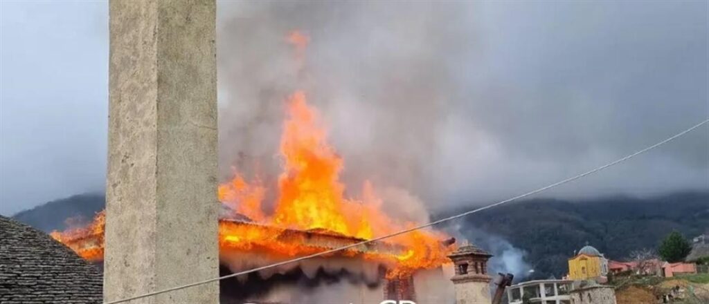 Φωτιά στο Άγιο Όρος (εικόνες)