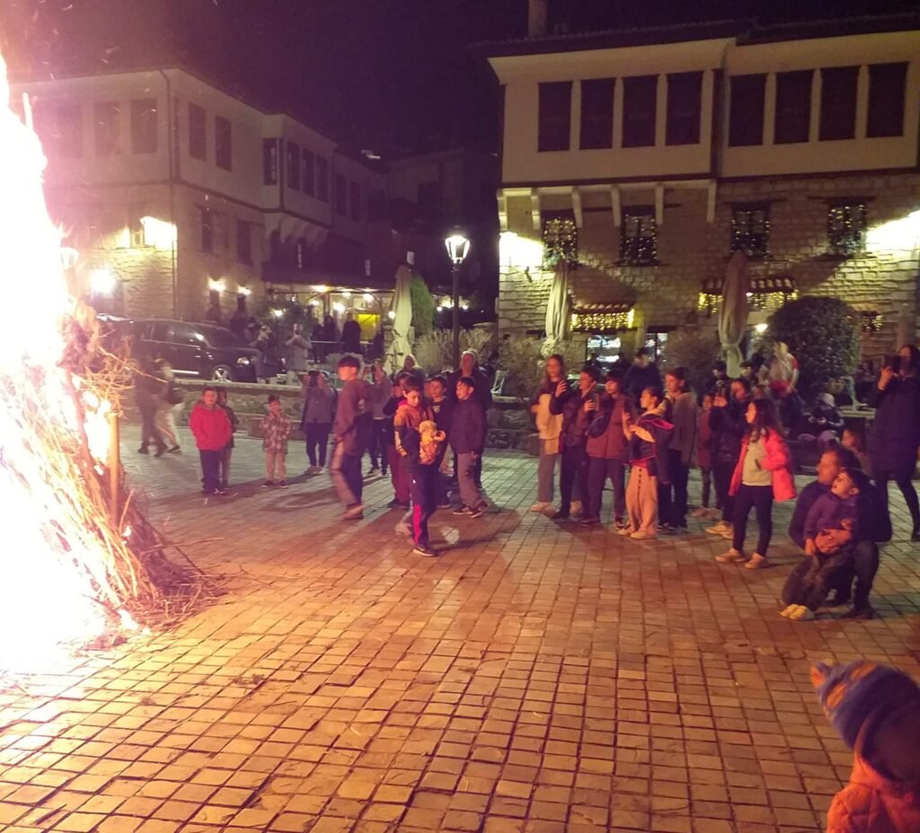 Η μικρή  μπουμπούνα άναψε στο Ντολτσό