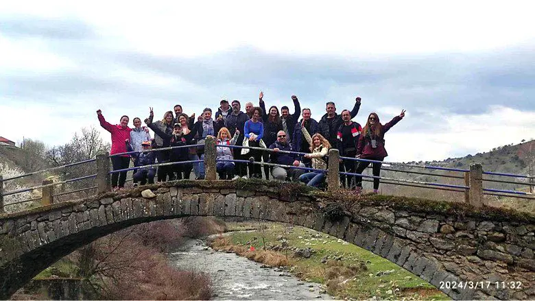 Οι Mountain Lunatics στα μονότοξα πέτρινα γεφύρια και στα Κορέστεια (φωτογραφίες)
