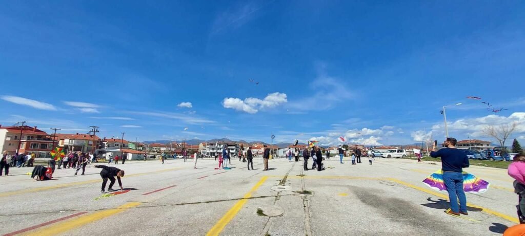 Με πλήθος κόσμου η Καθαρά Δευτέρα στο Άργος Ορεστικό (φωτογραφίες – βίντεο)