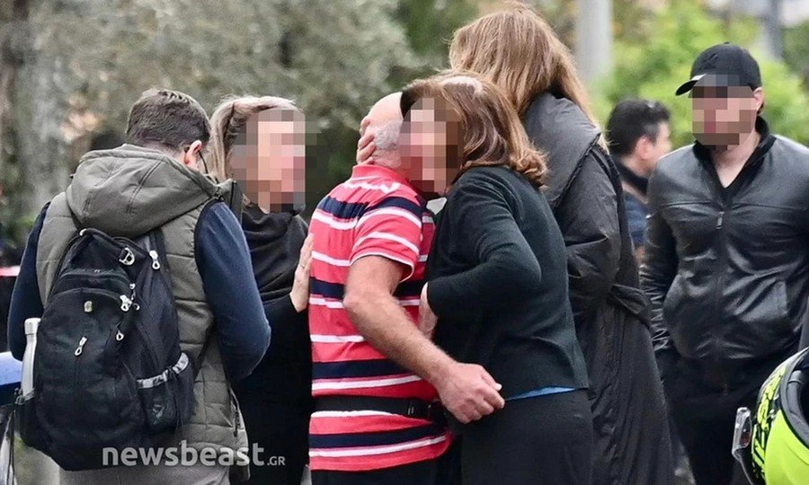 Ανατριχιαστικές λεπτομέρειες για το φονικό στη Νίκαια – «Μαμά, βγες έξω, κάποιος κακός έχει σκοτώσει τον μπαμπά»