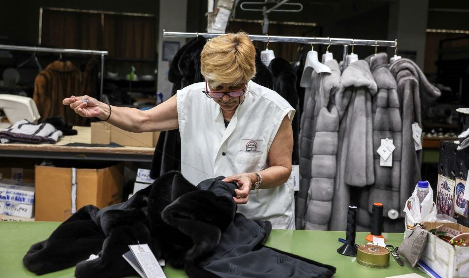 Αναστολή συμβάσεων στον κλάδο της γουνοποιίας