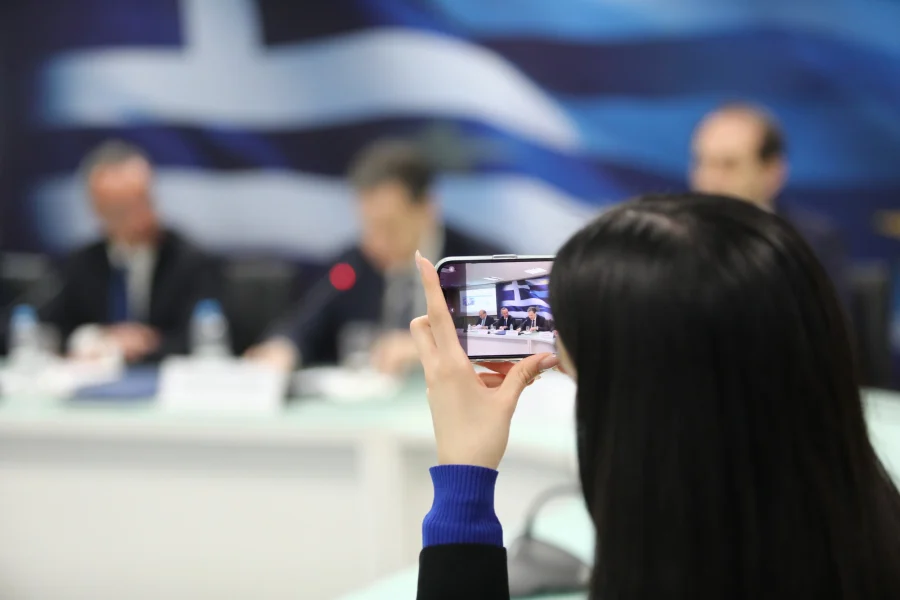 Τέλος στα έκτακτα επιδόματα και στα pass