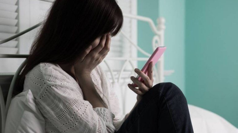 Θεσσαλονίκη: 13χρονη αποπειράθηκε να αυτοκτονήσει επειδή συνομήλικός της διακίνησε γυμνές της φωτογραφίες