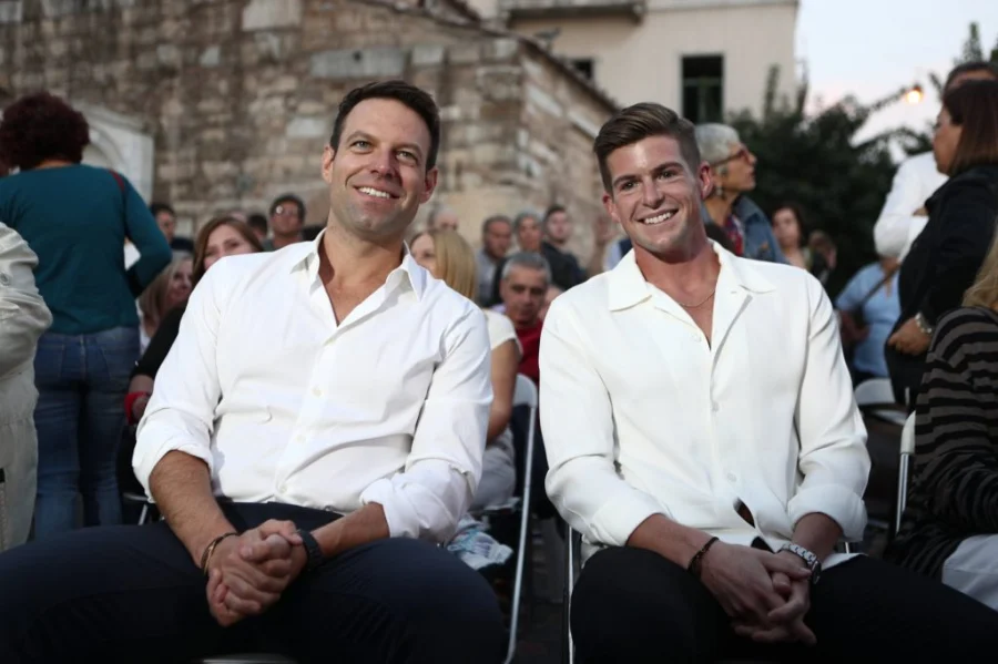 Στα Χανιά ο γάμος Κασσελάκη – Τάιλερ, το προσκλητήριο