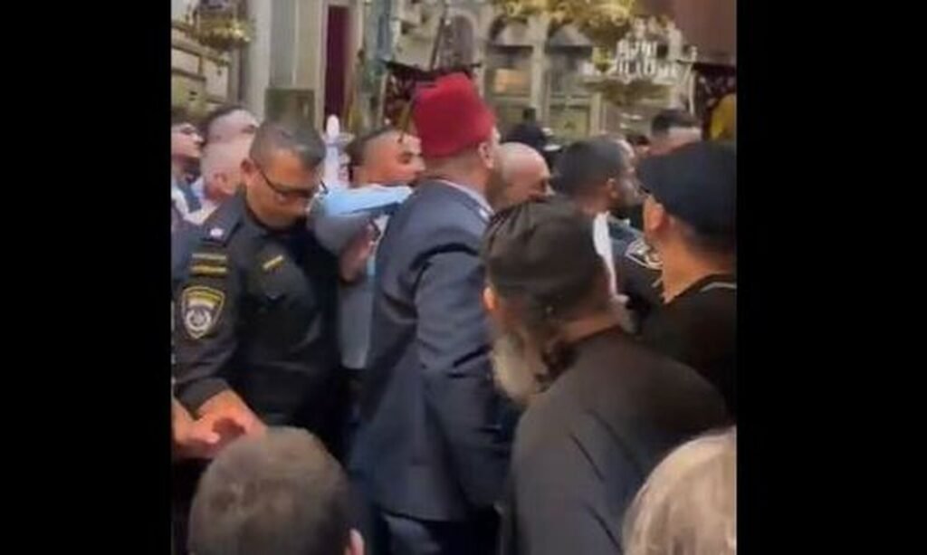 Ελεύθερος ο Έλληνας φρουρός που συνελήφθη κατά την τελετή του Αγίου Φωτός στα Ιεροσόλυμα