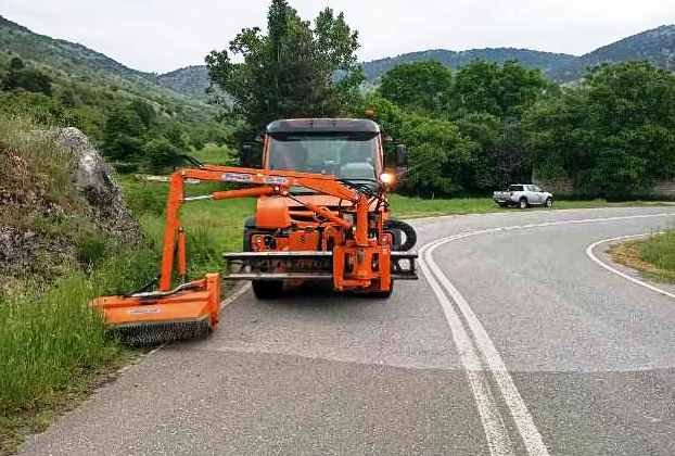 Συνεχίζονται οι παρεμβάσεις από το Τμήμα Μηχανολογικού Εξοπλισμού της Π.Ε. Καστοριάς που αφορούν, κοπή χόρτων