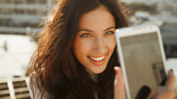 Μικρά κόλπα για να βγαίνεις ωραίος στις φωτογραφίες – ό,τι σώμα κι αν έχεις