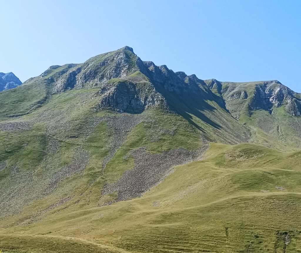 Οδοιπορικό στα Λεβέντικα του Γράμμου από τον Ρομπέν των βουνών  Παντελή Δημητριάδη