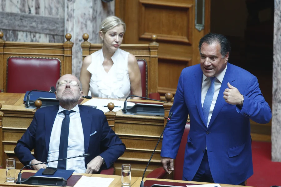 Συνταγογράφηση τέλος – Οργή στους γιατρούς για τις απαξιωτικές αναφορές του Άδωνι Γεωργιάδη