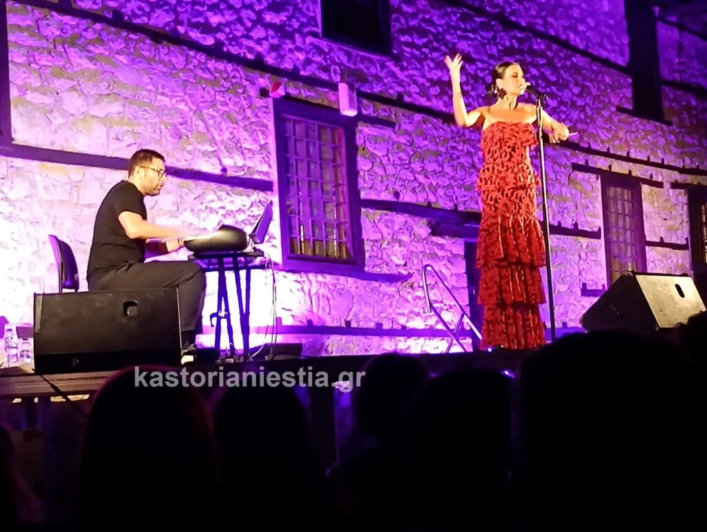 Η συναυλία της Νίνας Λοτσάρη στο Αρχοντικό Τσιατσιαπά (φωτογραφίες – βίντεο)