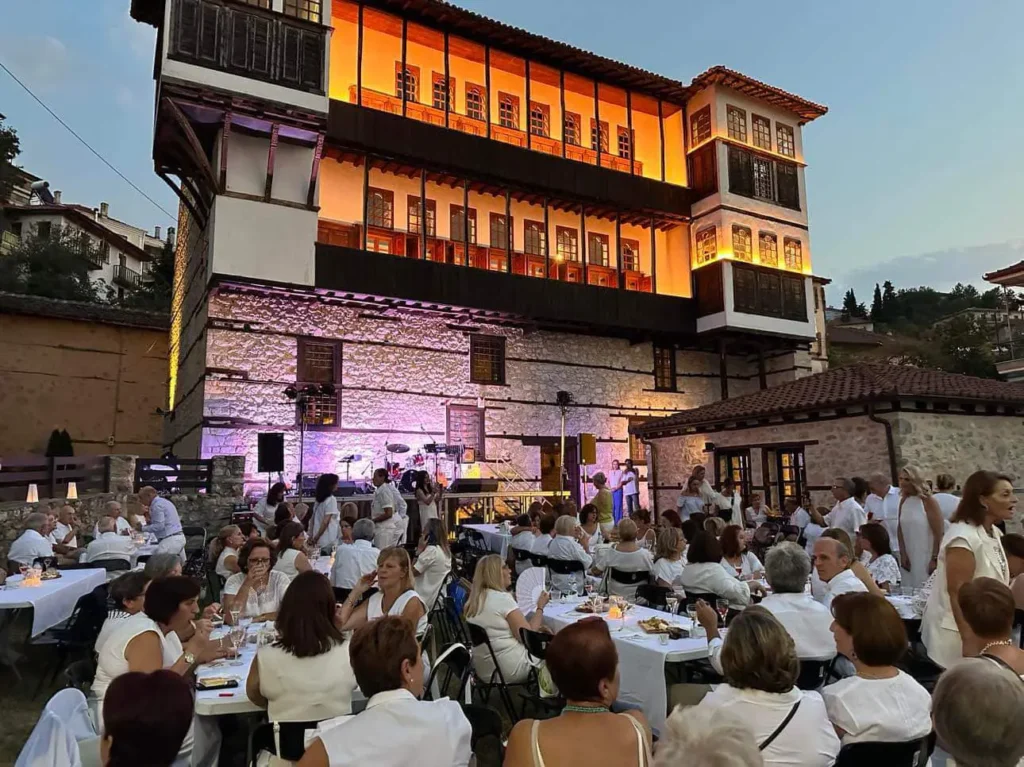 “Λευκή Νύχτα” στο Αρχοντικό Τσιατσιαπά (σειρά φωτογραφιών)