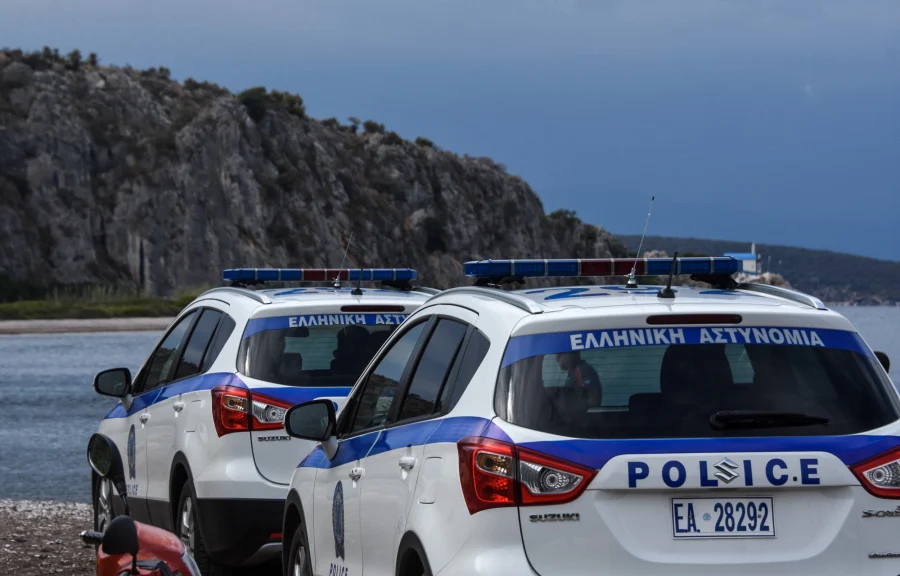 Πανικός στη Χαλκιδική: Πυροβολισμοί σε γνωστό beach bar – Τρεις τραυματίες, ο ένας σοβαρά