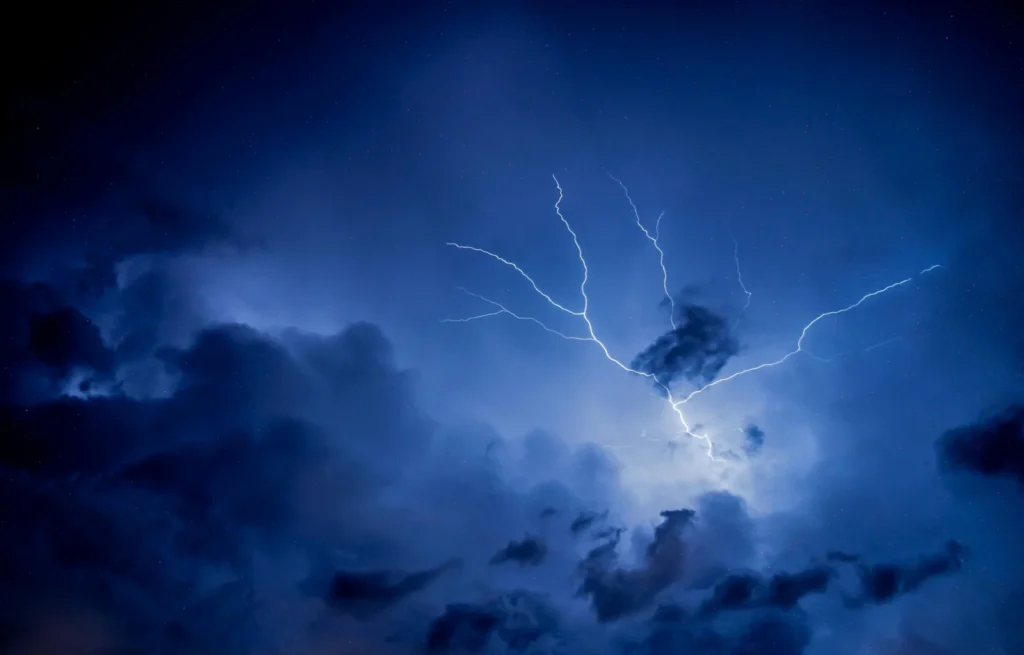 Καιρός: Υποχωρεί η «Cassandra», επιμένουν οι βροχές κατά τόπους την Κυριακή