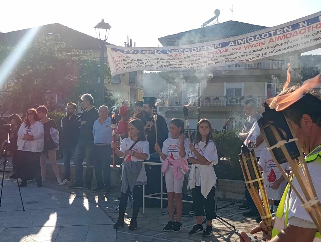 Λαμπαδηδρομεία “Η φλόγα της Αγάπης” στην πλατεία Ομόνοιας (φωτογραφίες -βίντεο)