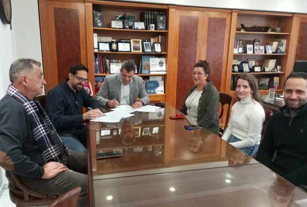 Υπογραφή Σύμβασης Παροχής Υπηρεσιών για τα Τ.Ο.ΕΒ της Π.Ε Καστοριάς  από την Περιφερειακή Ενότητα Καστοριάς.