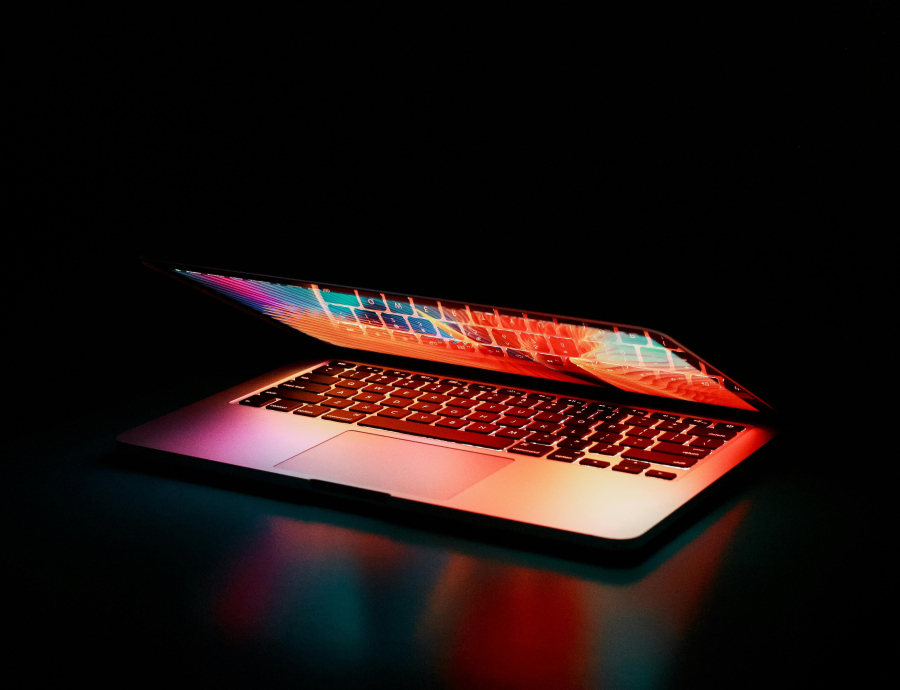 Επιδότηση tablet – laptop: Πότε ξεκινούν οι αιτήσεις για ελεύθερους επαγγελματίες