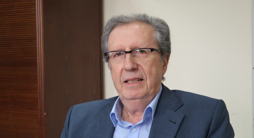 «΄Εξω από τα δόντια»! (Του Δημήτρη Ιατρίδη)