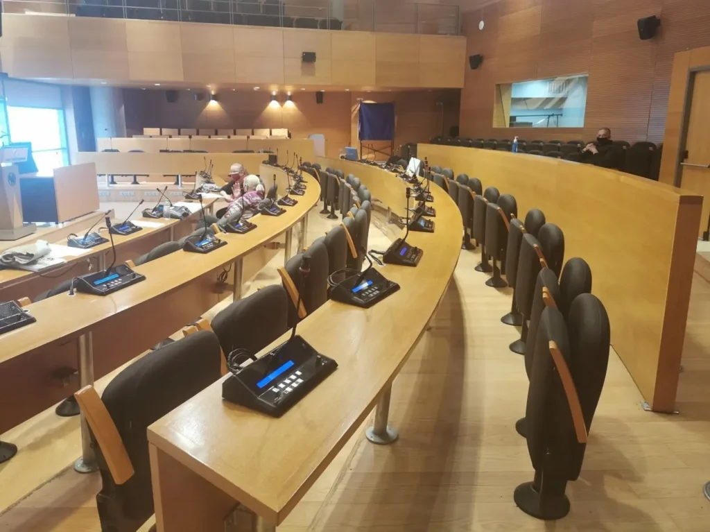 Αλλάζει η λειτουργία των δημοτικών συμβουλίων μετά από 14 χρόνια – Τι θα ισχύει