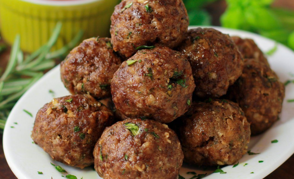 Αφράτα κεφτεδάκια φούρνου: Αντίο τηγάνι, Με αυτά τα δύο υλικά στο μείγμα τα κεφτεδάκια θα γίνουν αφρός!