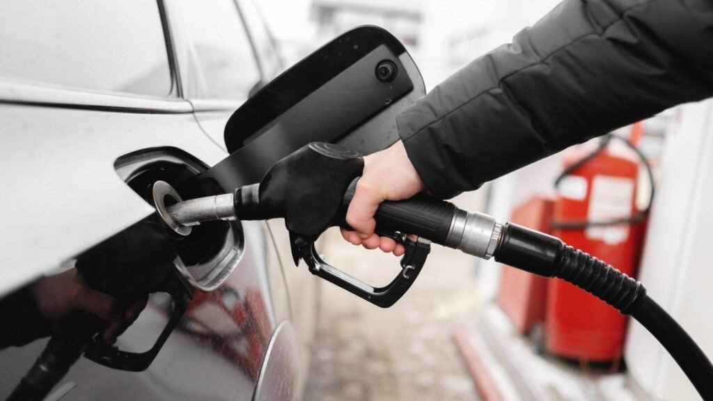 Γιατί είναι λάθος να φουλάρω το αυτοκίνητό μου με βενζίνη – Τι πρέπει να ξέρουν οι οδηγοί