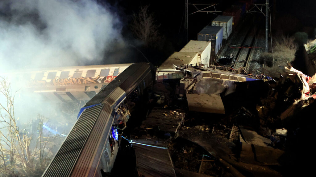 Τέμπη: Τι απαντά το Χημείο του Κράτους για το ξυλόλιο, τα έλαια σιλικόνης και την πυρόσφαιρα