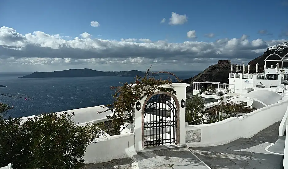 Σεισμοί στη Σαντορίνη: Δημιουργείται νέος ηφαιστειακός κρατήρας στην Άνυδρο, λέει καθηγητής Γεωλογίας