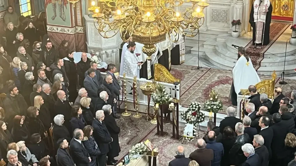 Το τελευταίο αντίο στον 39χρονο Βασίλη Καλογήρου στον Άγιο Αχίλλιο της Λάρισας – Τι είπε η μητέρα του