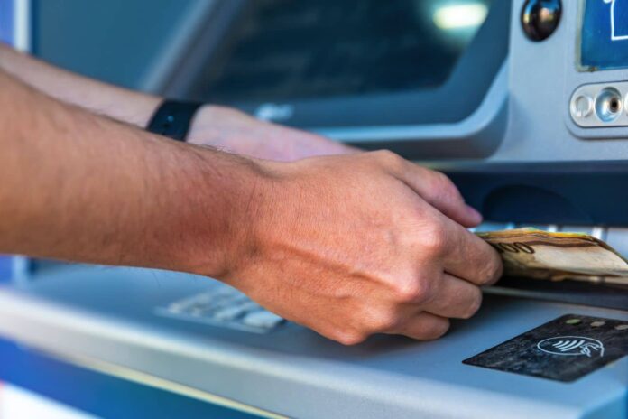 Προσοχή! Αλλάζει ο χρόνος εμφάνισης των χρημάτων στις μεταφορές μεταξύ λογαριασμών τραπεζών