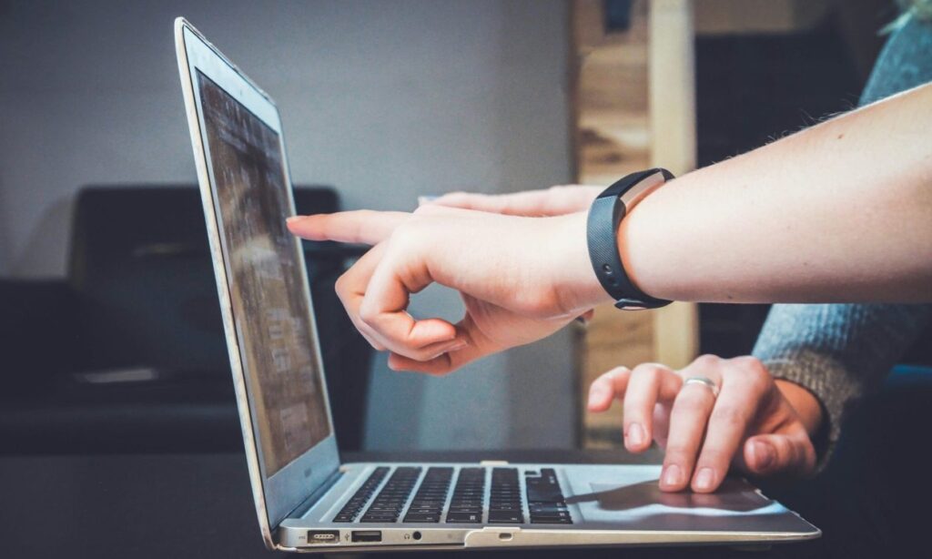 Χωρίς τεκμαρτό η φορολόγηση για τους νέους επαγγελματίες – Ποιοι γλυτώνουν