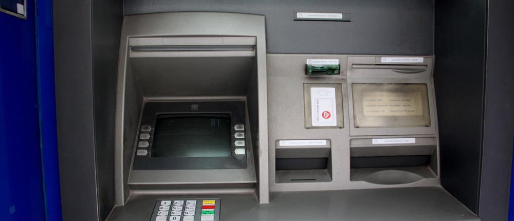 Πύργος: ΑΤΜ άρχισε να πετάει έξω χαρτονομίσματα των 50 ευρώ