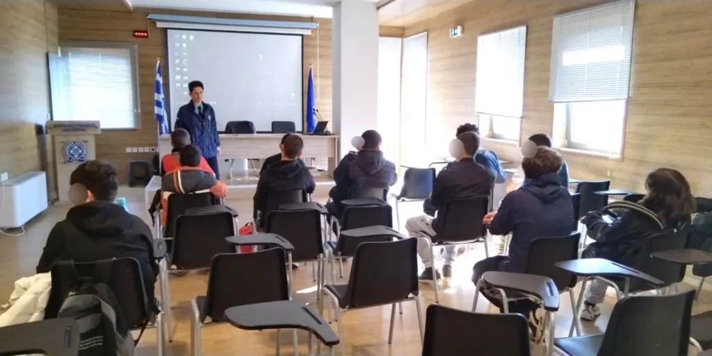 Μαθητές του Γυμνασίου Οινόης στο Αστυνομικό Μέγαρο Καστοριάς