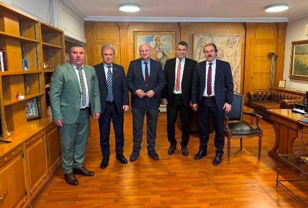 Συνάντηση του Περιφερειάρχη, του Αντιπεριφερειάρχη Καστοριάς και του Θ. Αντιπεριφερειάρχη στο Υπ.Α.Α.Τ. για ζητήματα της Π.Ε. Καστοριάς
