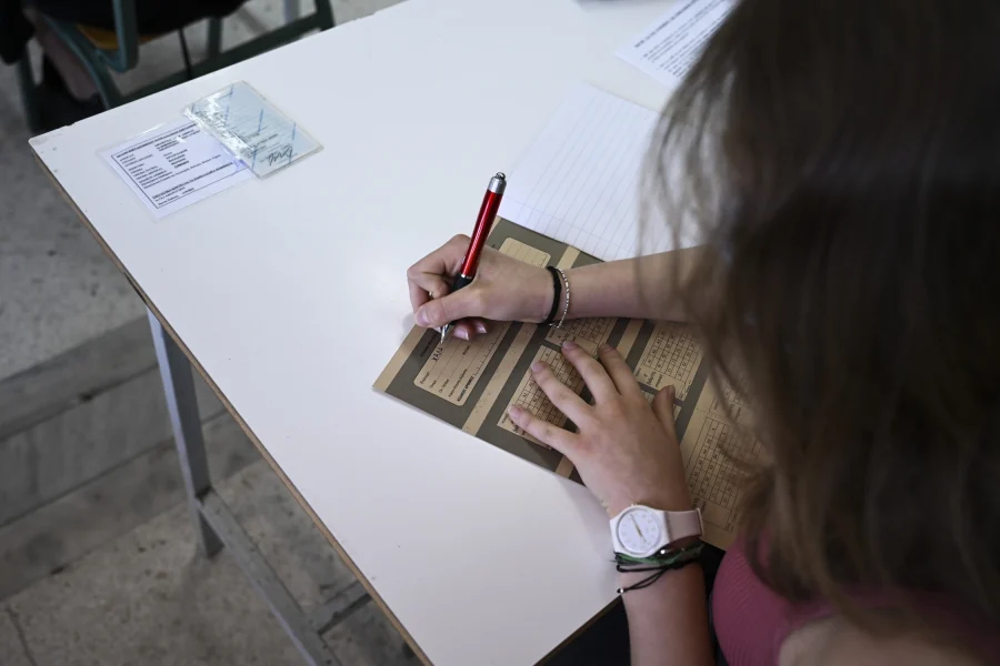 Πανελλήνιες 2025: 3 χαμηλόβαθμα τμήματα «διαμάντια» για σπουδές σε Επικοινωνία, Μηχανική και Ιατρική (ένα στην Καστοριά)