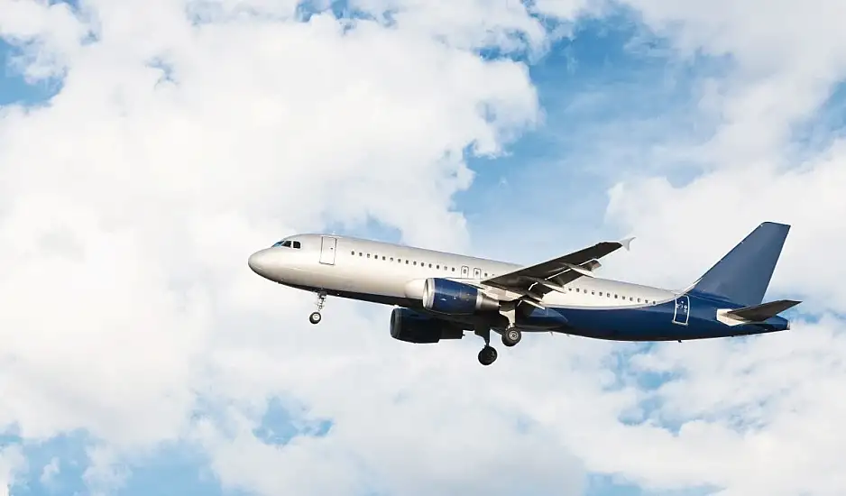 Αναγκαστική προσγείωση στην Αθήνα λόγω…μεθυσμένης επιβάτιδας