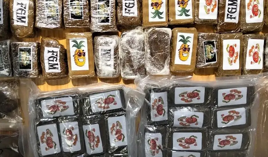 Γόνοι «καλών» οικογενειών οι τρεις συλληφθέντες για το κύκλωμα διακίνησης κοκαΐνης στη Γλυφάδα