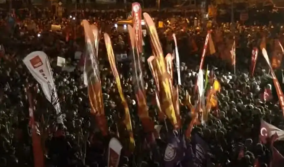 Ετοιμάζεται η μεγαλύτερη διαδήλωση στην Κωνσταντινούπολη για τον Ιμάμογλου