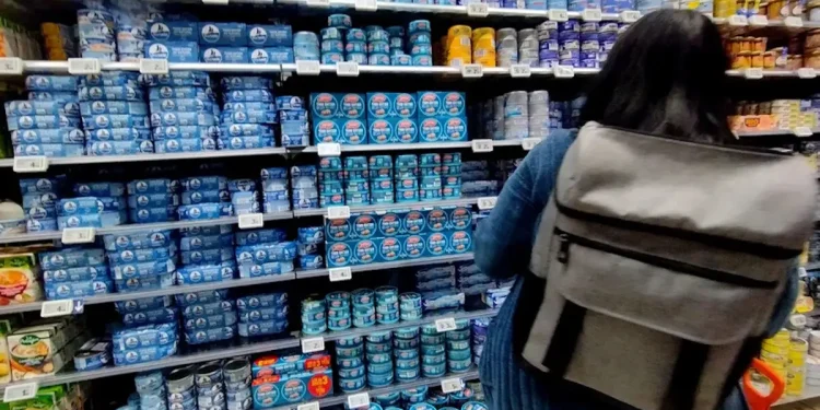 Αυτές είναι οι προμήθειες επιβίωσης σε περίπτωση πολέμου που προτείνει η Κομισιόν: Νερό, κονσέρβες, φάρμακα και είδη προσωπικής φροντίδας