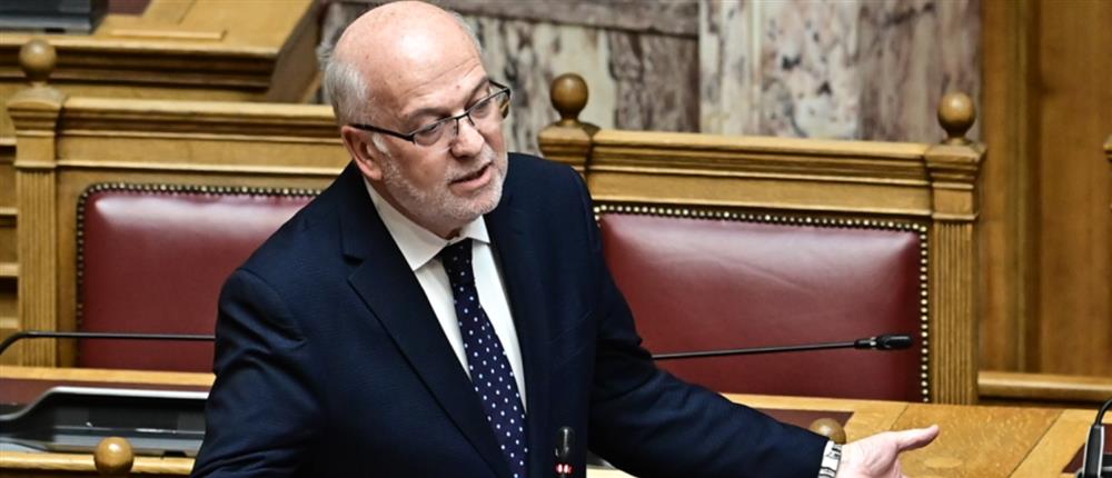 Φλωρίδης: Ομόφυλα ζευγάρια ανδρών ή μοναχικοί άνδρες δεν θα αποκτούν παιδί μέσω παρένθετης