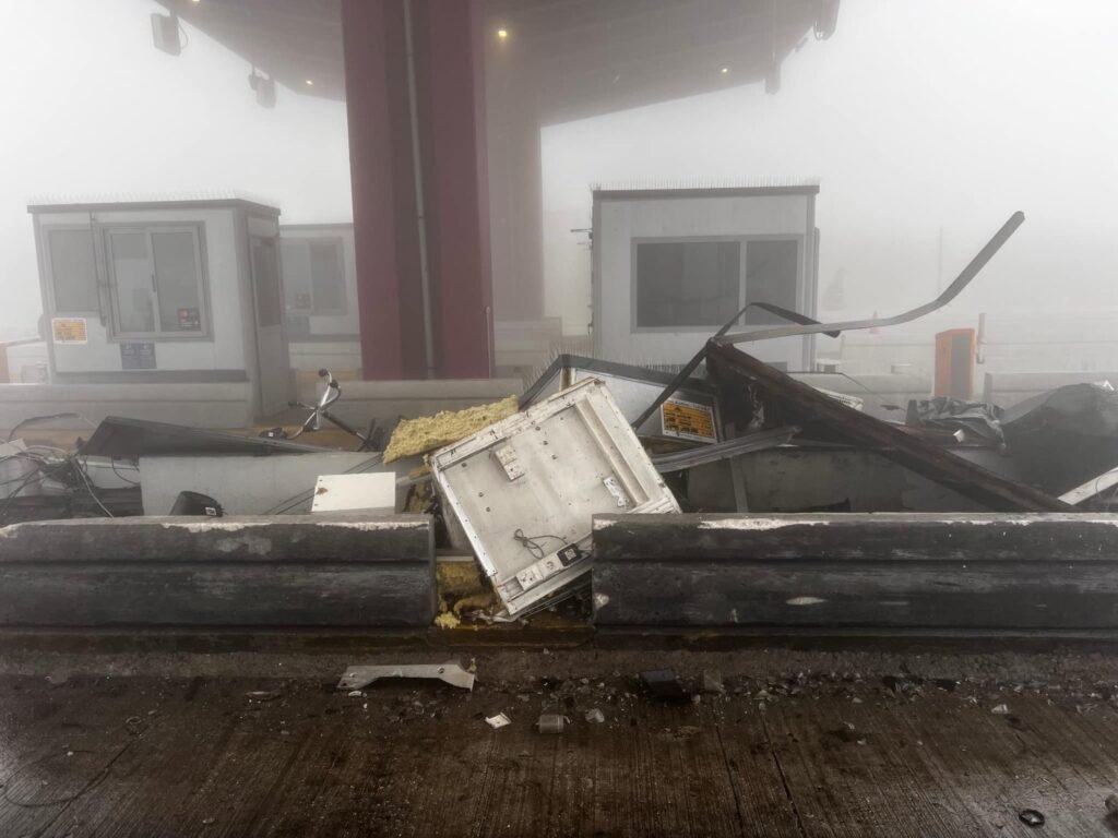 Που συγκλίνει η έρευνα σε ό,τι αφορά την ταυτότητα των δύο ατόμων που σκοτώθηκαν στο τροχαίο δυστύχημα στα διόδια Πολυμύλου;