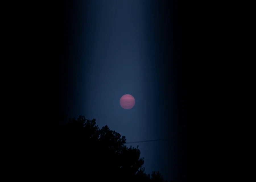 Πανσέληνος Απριλίου 2025: Πότε θα λάμψει το ολόγιομο «ροζ φεγγάρι» της άνοιξης