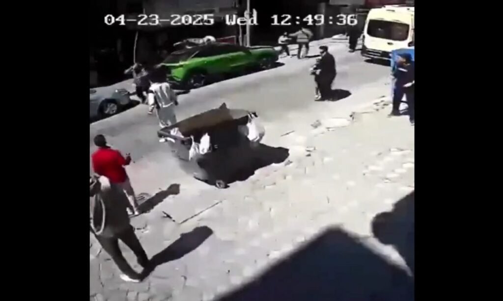 Σεισμός στην Κωνσταντινούπολη: Πολίτης πηδά από μπαλκόνι για να σωθεί ‑ Βίντεο ντοκουμέντο