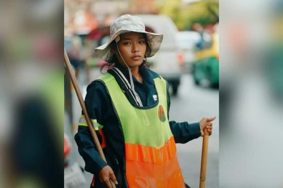 Η «σταχτοπούτα της Μπανγκόκ»: Η καθαρίστρια δρόμου που έγινε ακριβοπληρωμένο μοντέλο