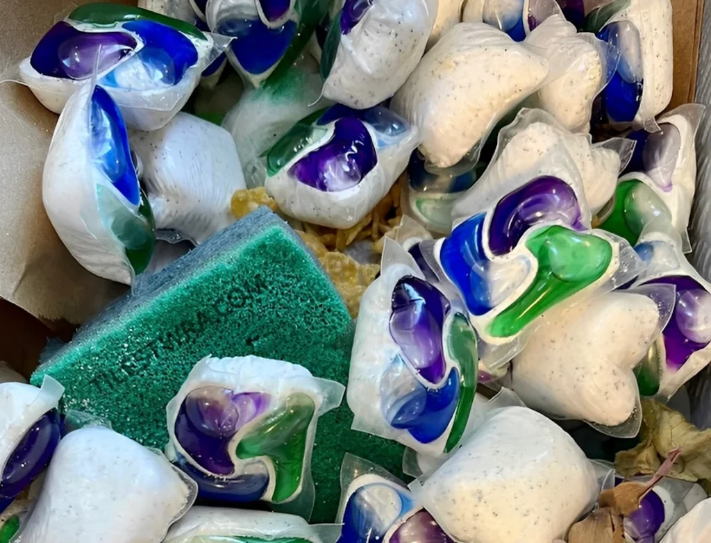 6 χρήσεις για τις κάψουλες πλυντηρίου πιάτων που δεν γνωρίζατε