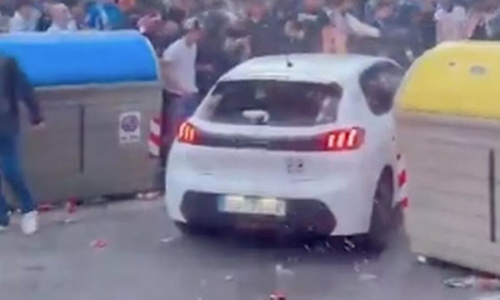 Σκηνές τρόμου στην Ισπανία: Αυτοκίνητο έπεσε σε φιλάθλους έξω από γήπεδο – 12 τραυματίες