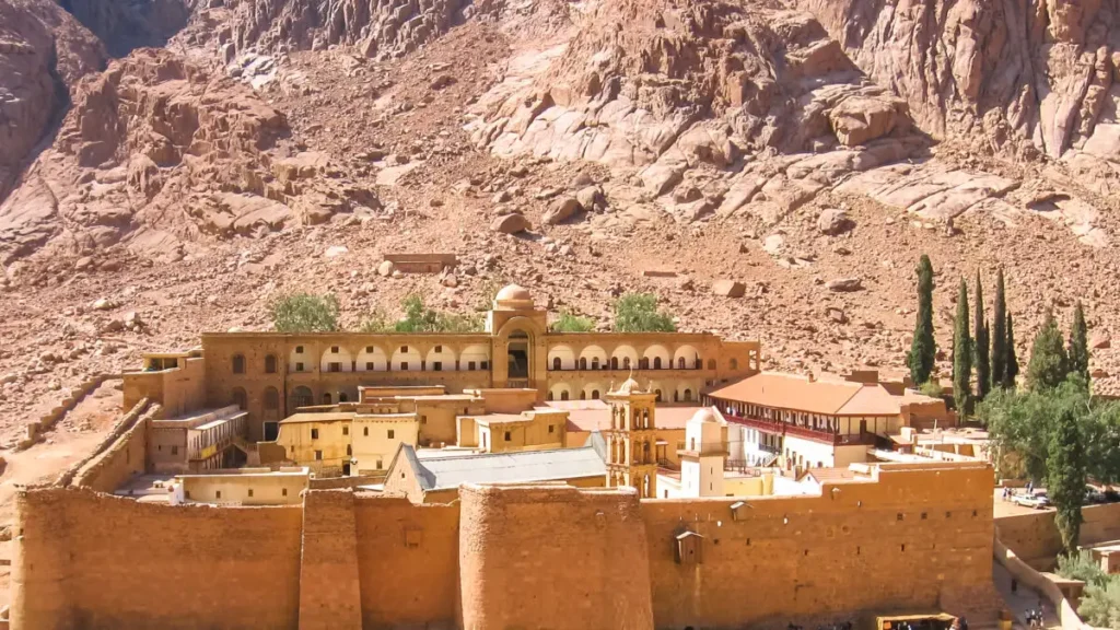 Η Αίγυπτος κλείνει τη Μονή Αγίας Αικατερίνης Σινά – Δημεύει την περιουσία της και κάνει έξωση στους μοναχούς